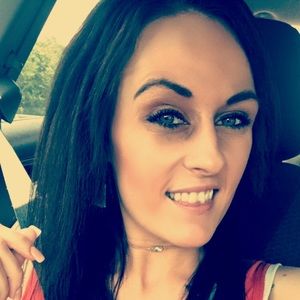 Meet your Posher, Leslie